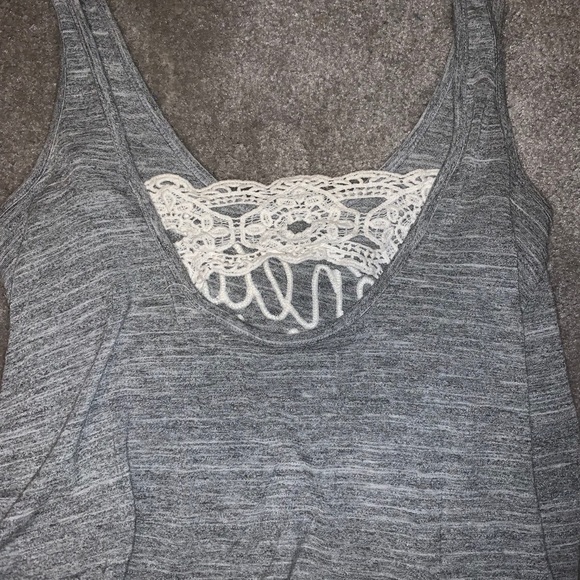 ❎SOLD❎𝒦𝑒𝓃𝒹𝒶𝓁𝓁 & 𝒦𝓎𝓁𝒾𝑒 𝒞𝓇𝑜𝓅 𝒯𝑜𝓅 - Picture 3 of 4